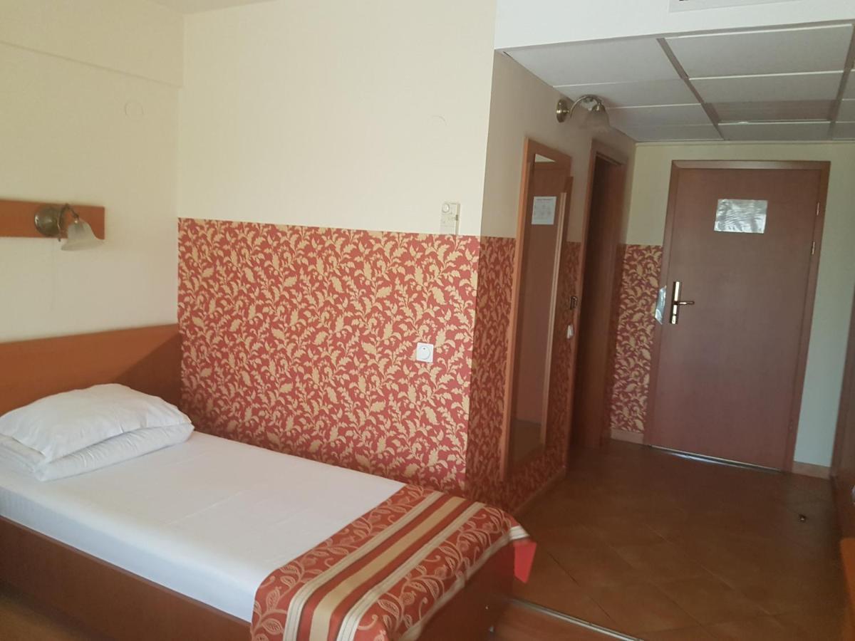 Hotel Transit Oradea Extérieur photo