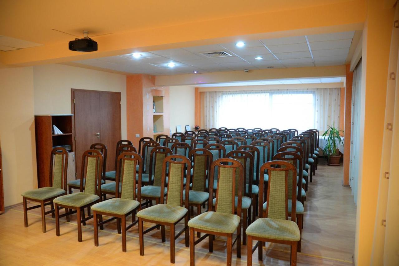 Hotel Transit Oradea Extérieur photo